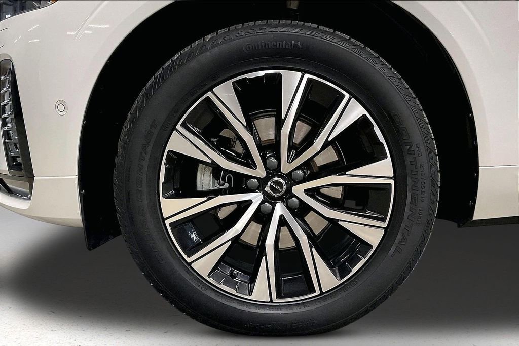 Certified 2023 Volvo XC60 B5 Plus w/ Climate Package AWD/4WD image 34