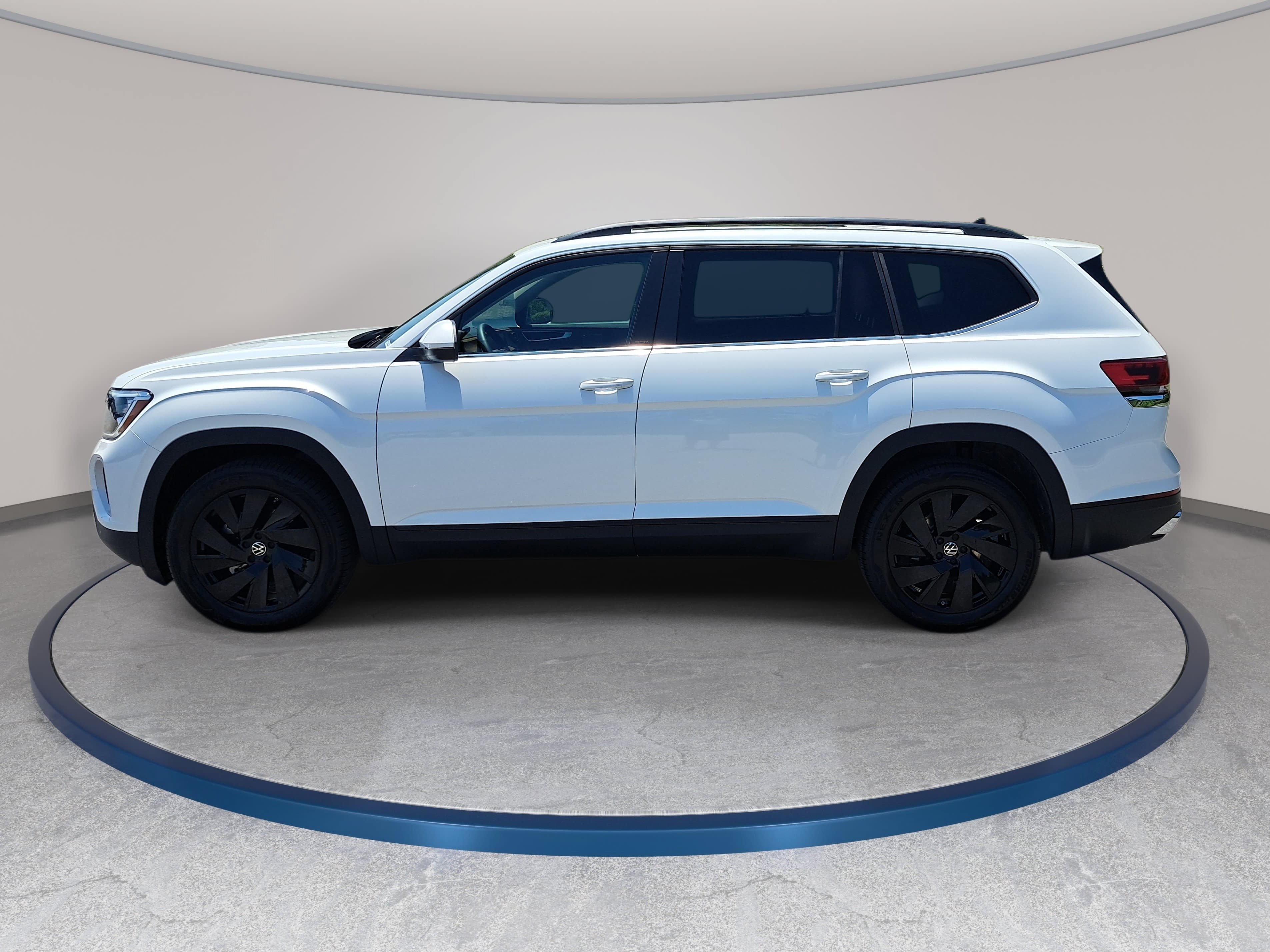 New 2026 Volkswagen Atlas SE FWD image 8