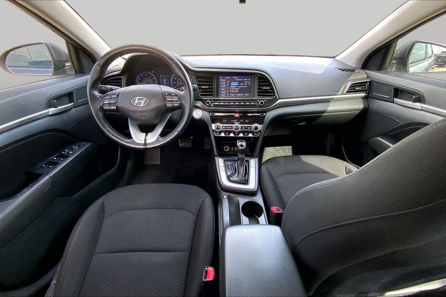Used 2020 Hyundai Elantra Value Edition w/ Cargo Package (C1) FWD image 16