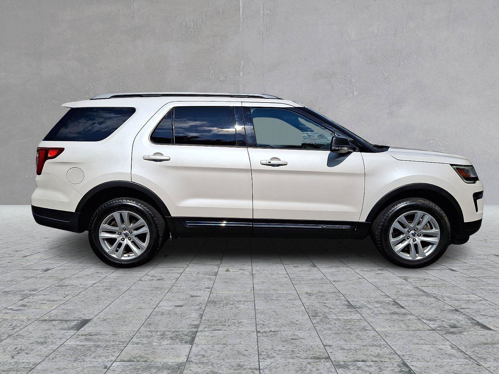 Used 2019 Ford Explorer XLT w/ Equipment Group 202A AWD/4WD image 7