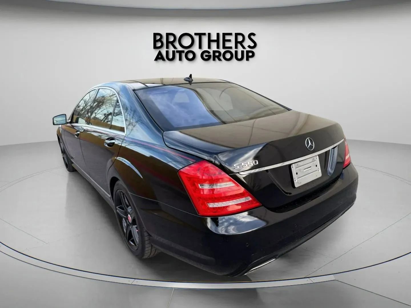 Used 2010 Mercedes-Benz S 550 image 10