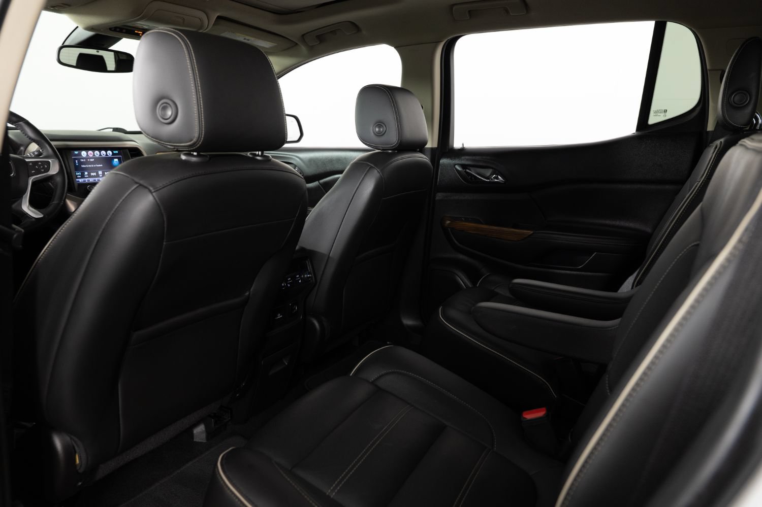 Used 2017 GMC Acadia Denali w/ Technology Package FWD image 20