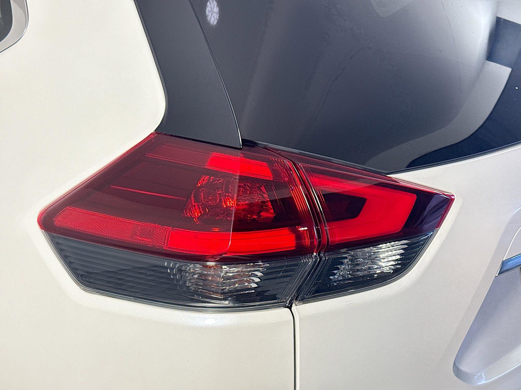 Used 2019 Nissan Rogue SV image 36