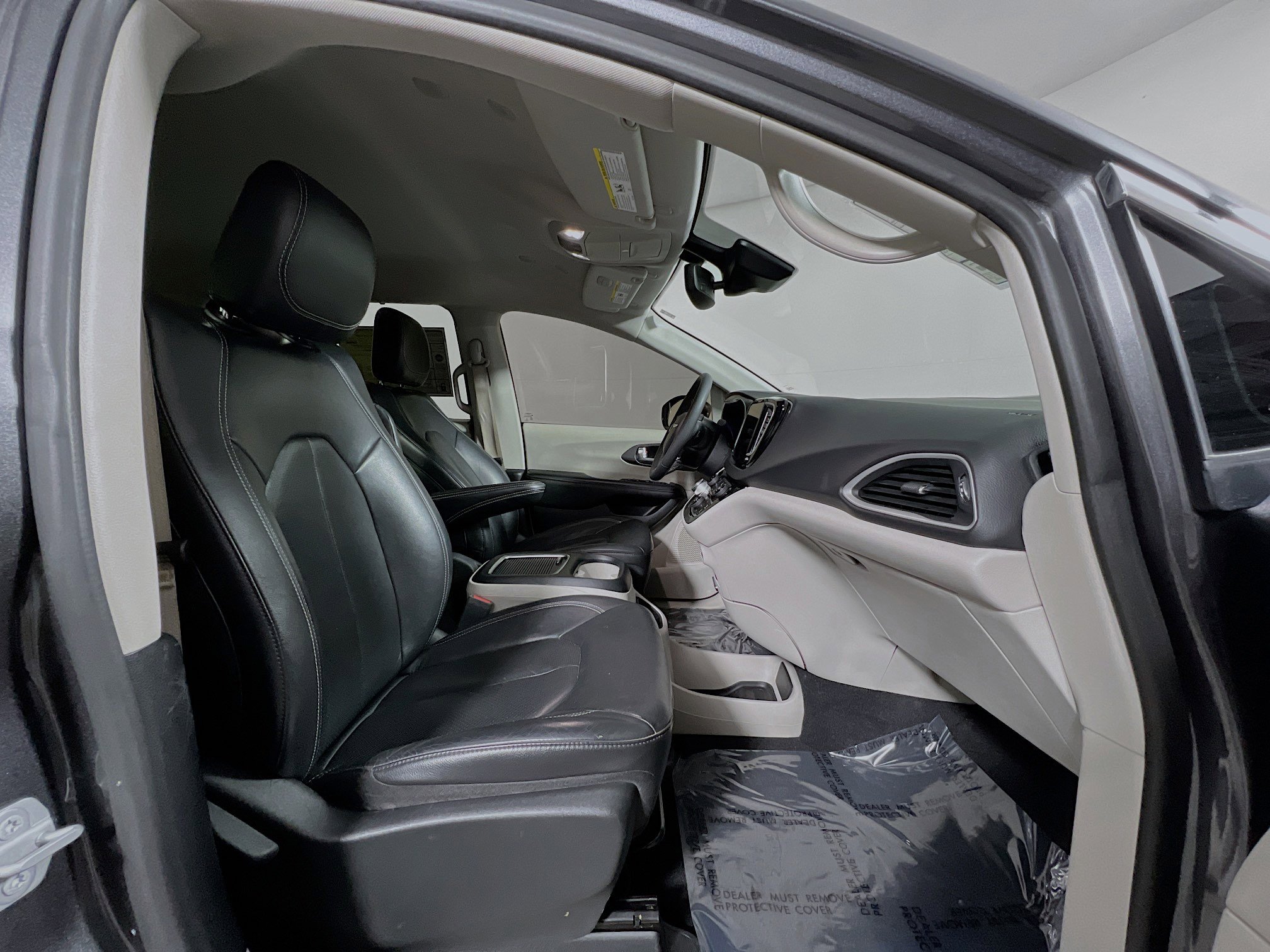 Used 2022 Chrysler Pacifica Touring-L image 31