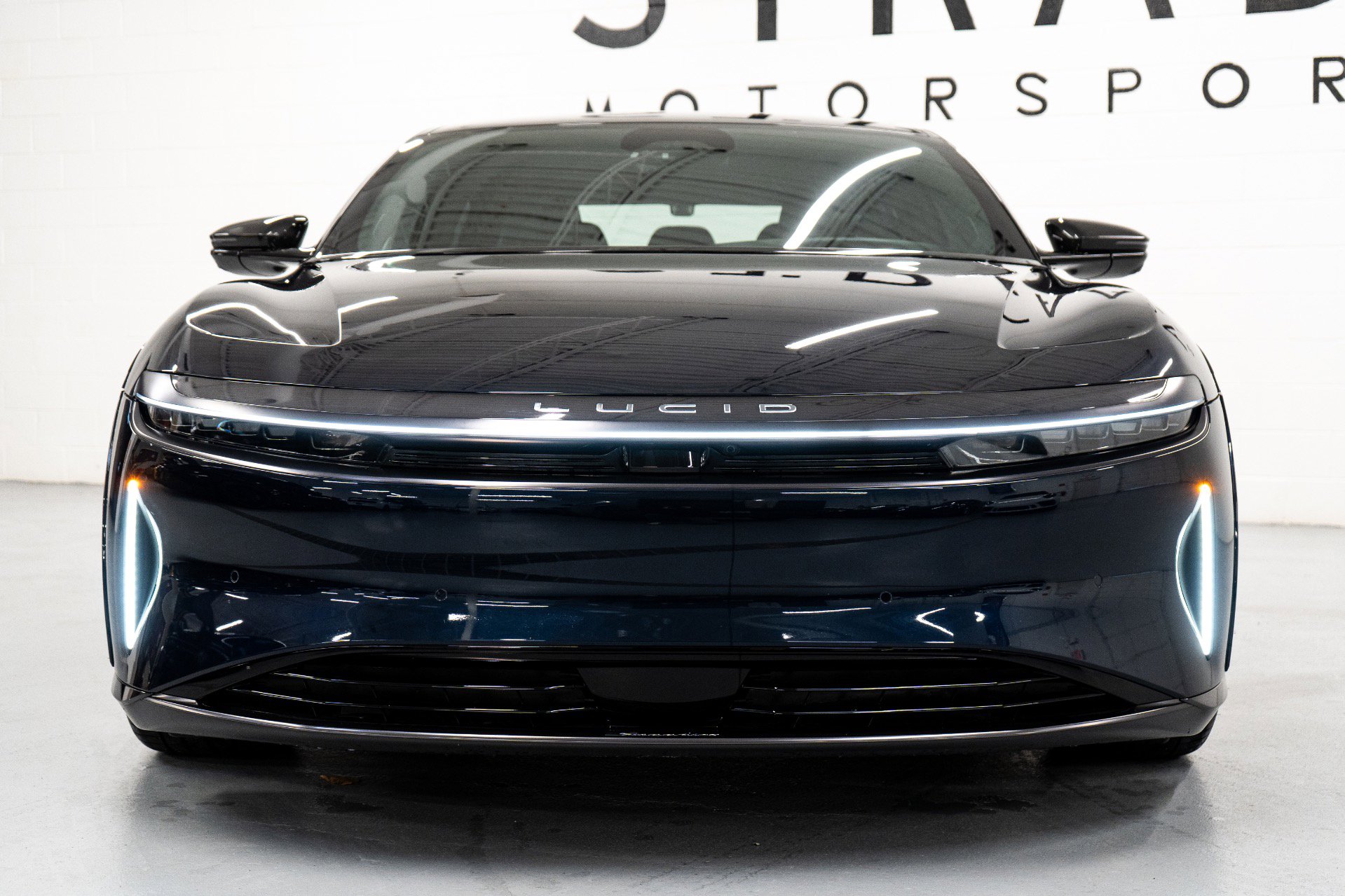 Used 2024 Lucid Air Sapphire image 3