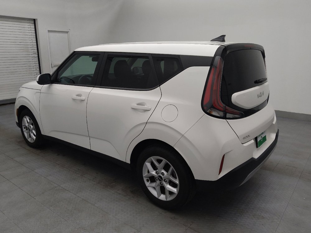 Used 2023 Kia Soul LX w/ LX Technology Package image 3