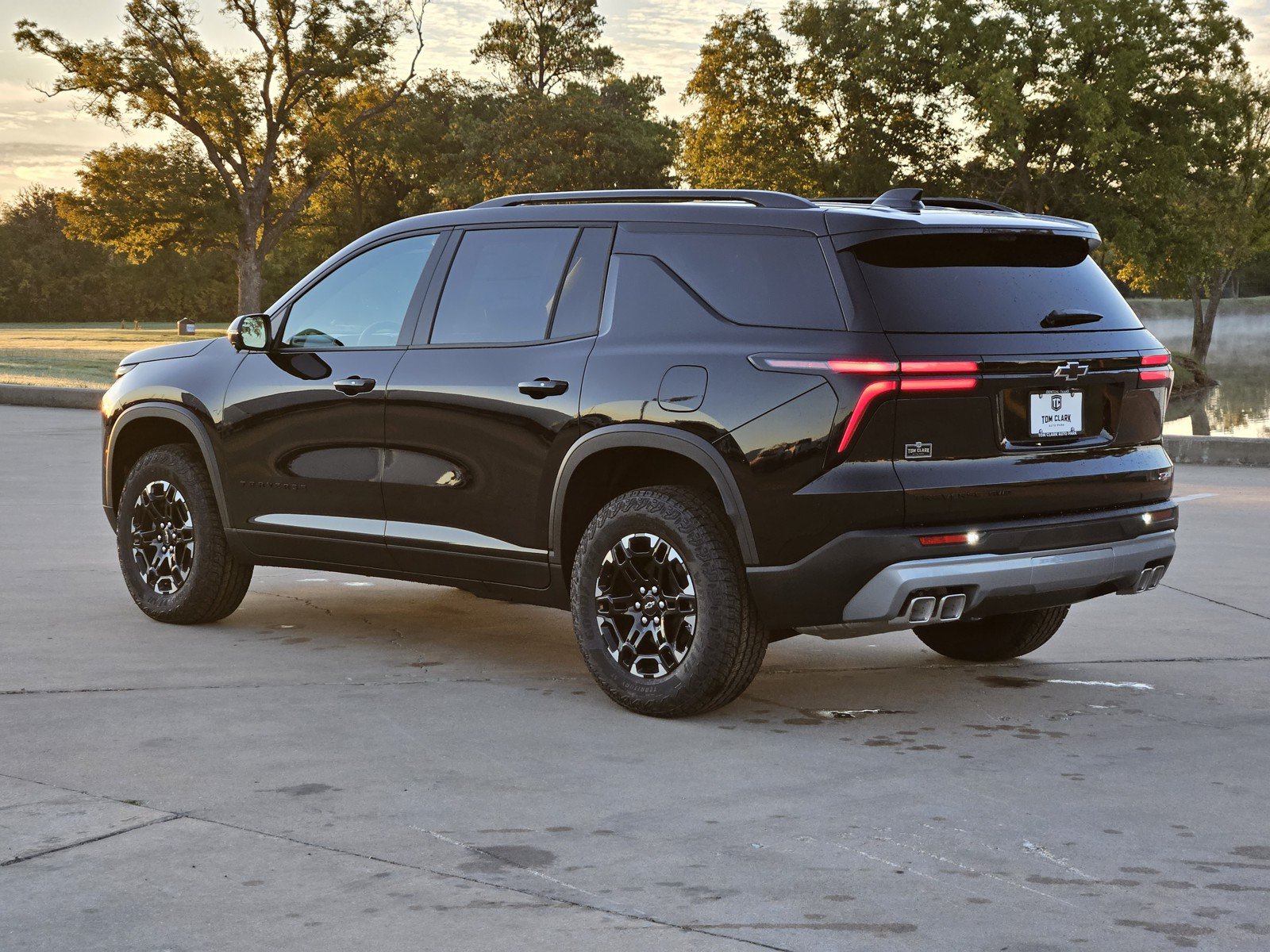 New 2027 Chevrolet Traverse Z71 w/ Driver Confidence Package AWD/4WD image 3