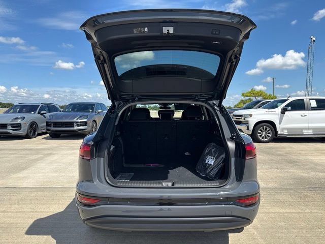 Used 2025 Audi Q6 e-tron Premium Plus w/ Premium Plus AWD/4WD image 9