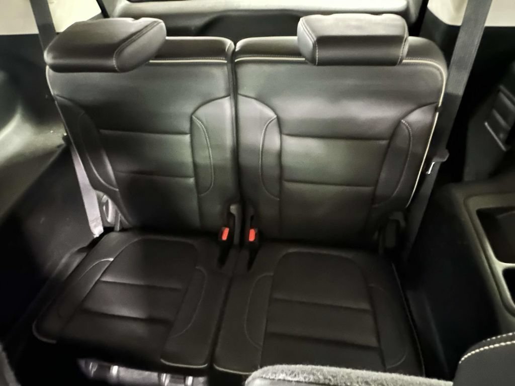 Used 2022 GMC Acadia Denali w/ Denali Technology Package AWD/4WD image 16