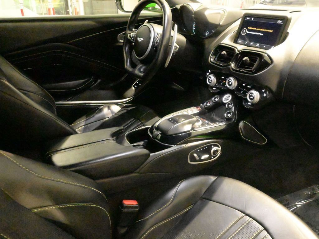 Used 2019 Aston Martin V8 Vantage Coupe RWD image 3