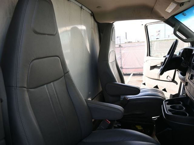 Used 2017 Chevrolet Express 3500 image 11