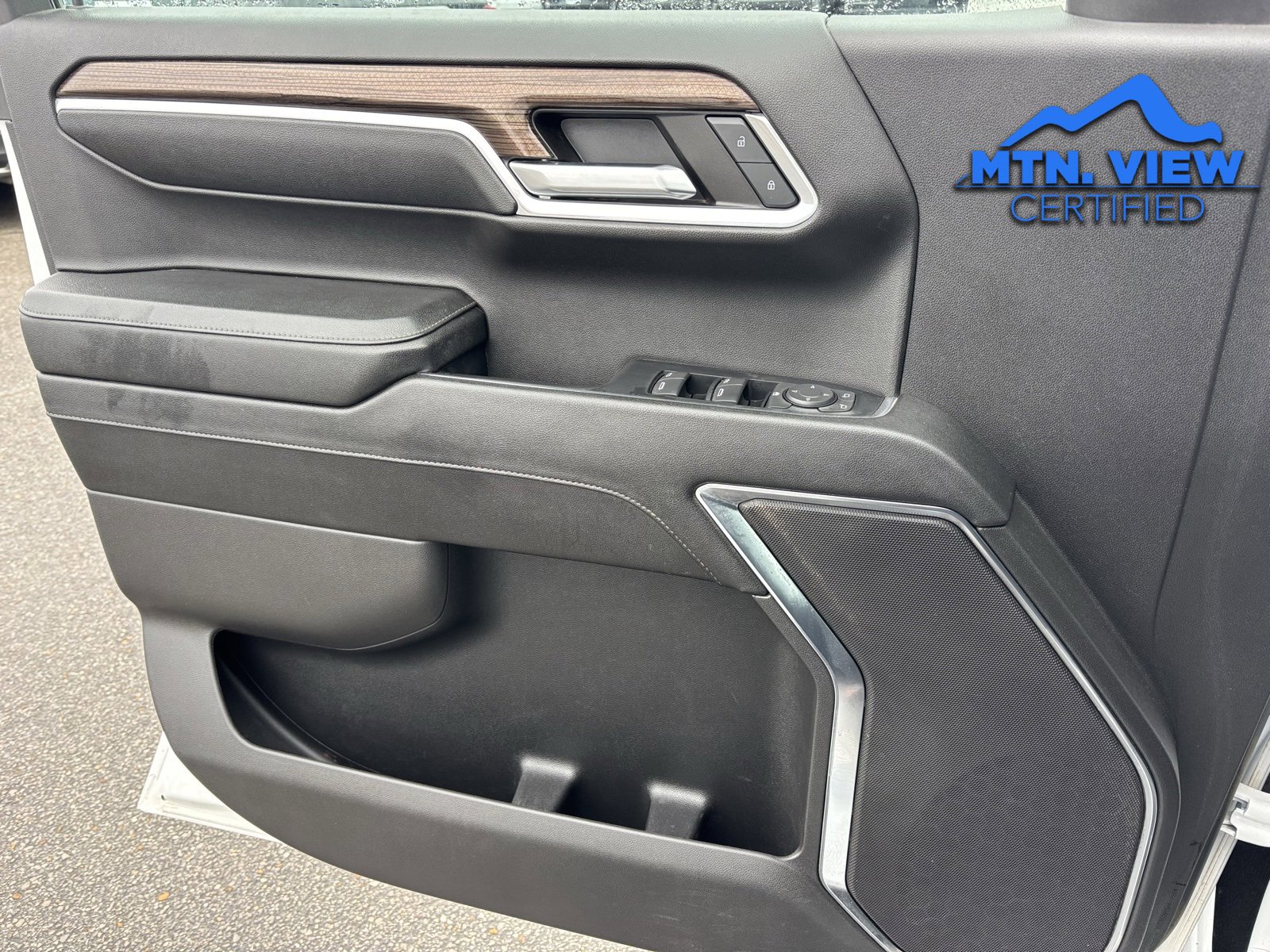 Used 2024 Chevrolet Silverado 1500 LT Trail Boss w/ Protection Package image 18