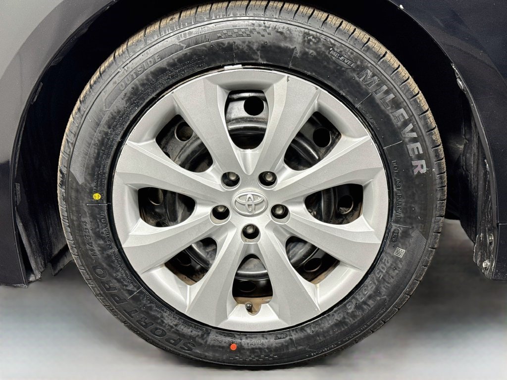 Used 2024 Toyota Corolla LE FWD image 36