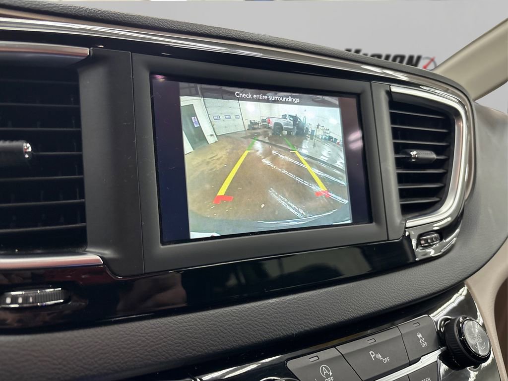 Used 2019 Chrysler Pacifica Touring-L image 32