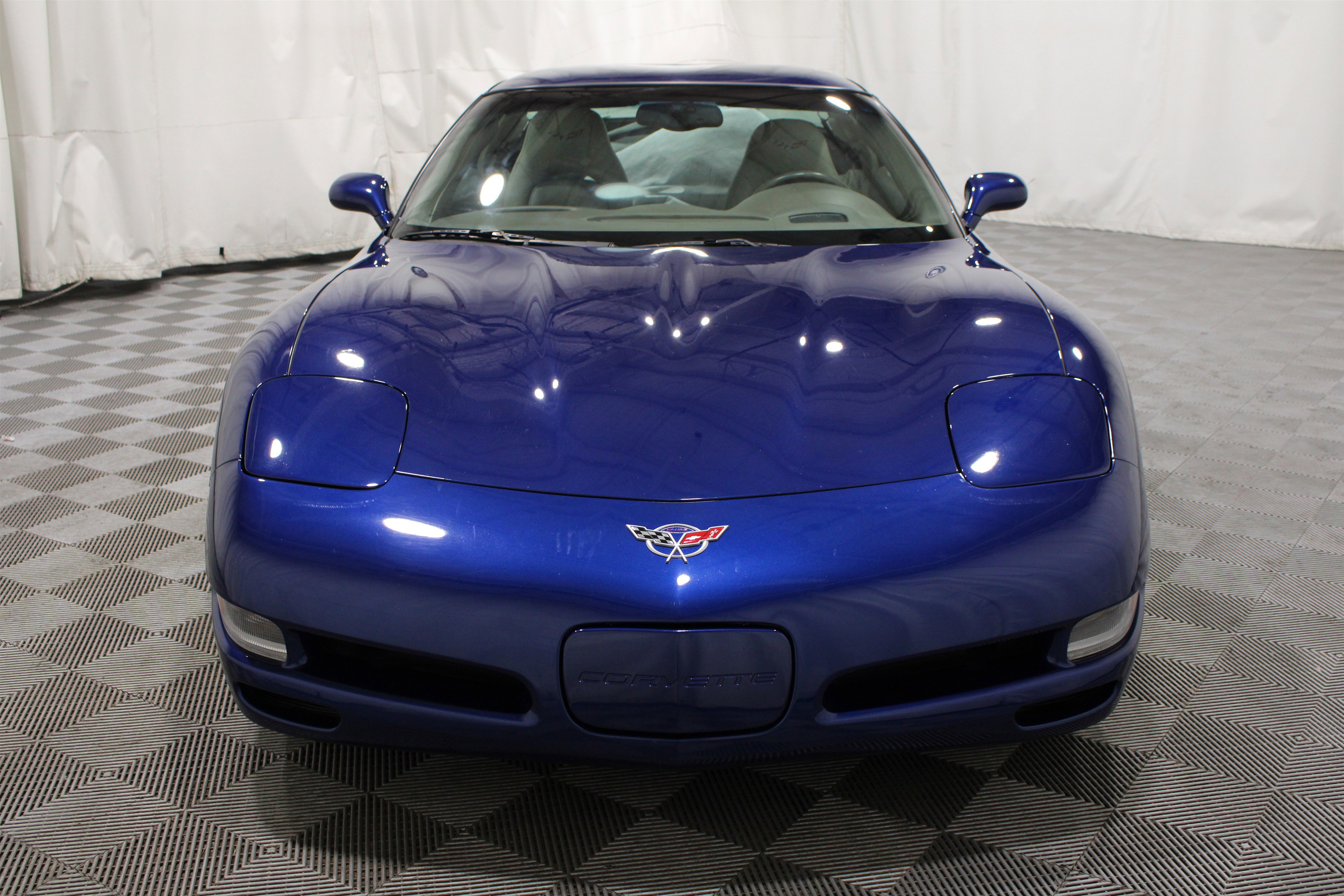 Used 2004 Chevrolet Corvette Coupe w/ Preferred Equipment Group RWD image 24