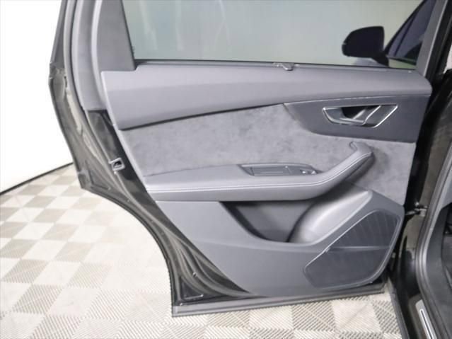 New 2025 Audi SQ7 Prestige image 25