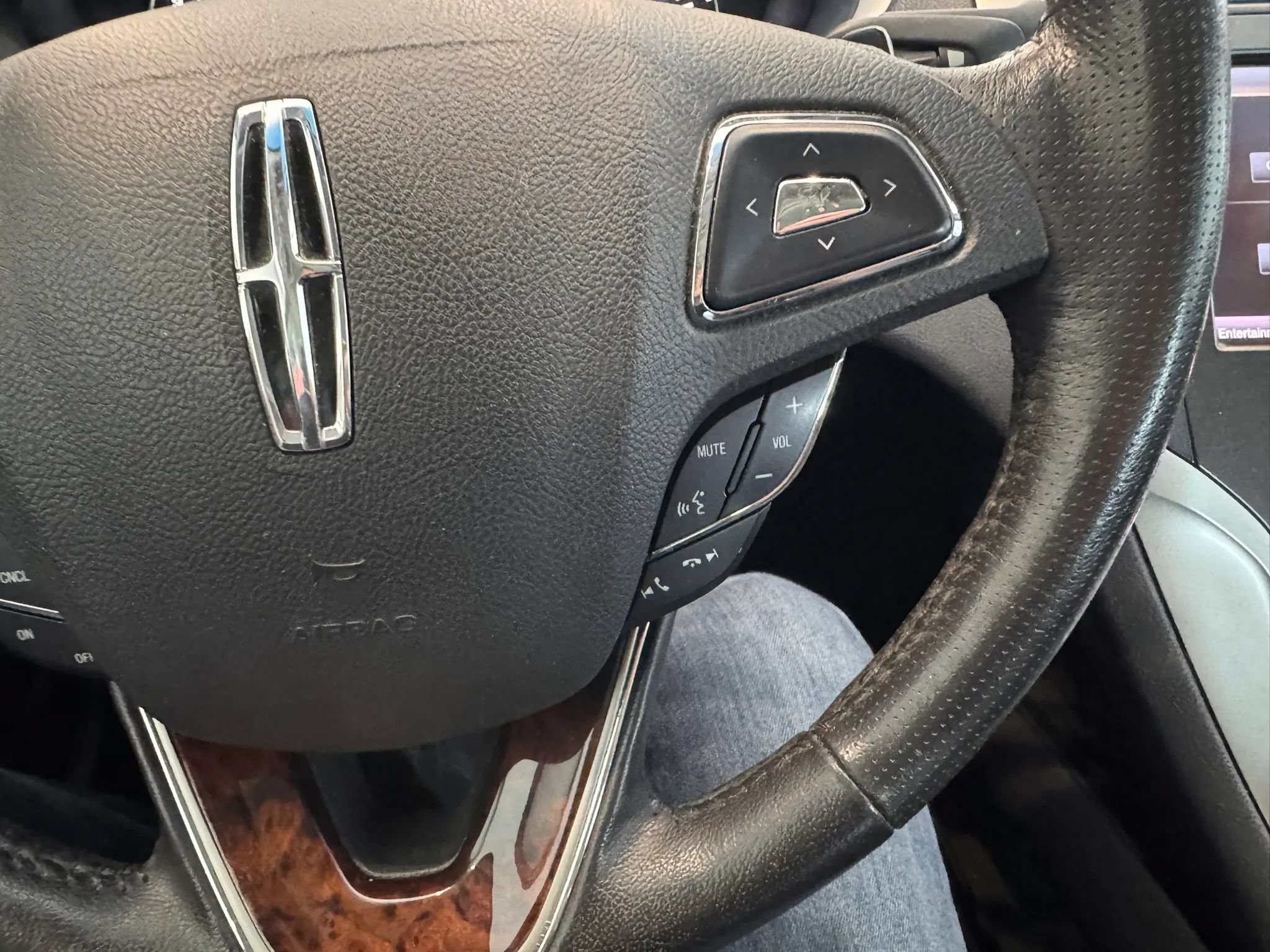 Used 2014 Lincoln MKZ w/ Equipment Group 101A Select FWD image 31