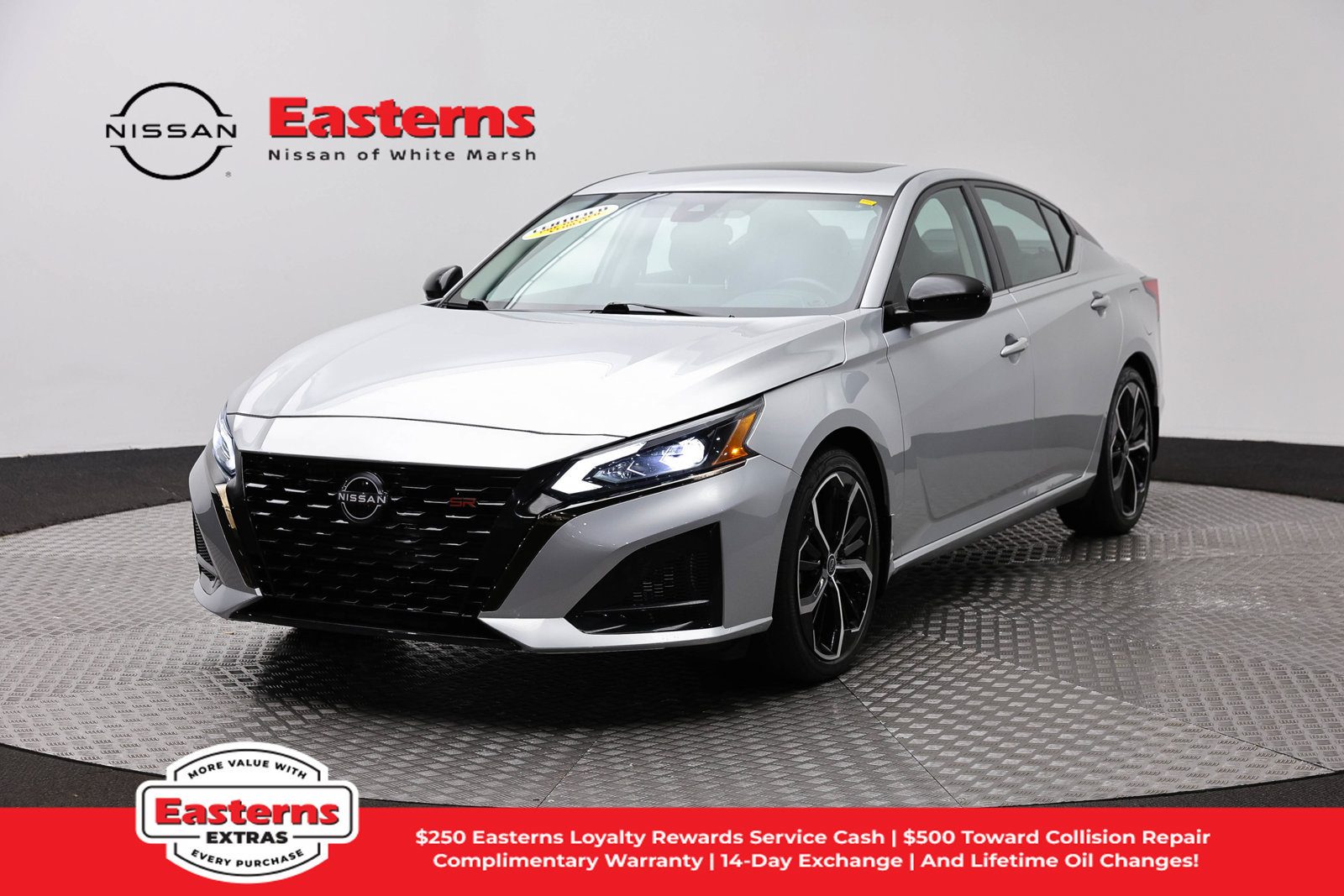 Used 2023 Nissan Altima 2.5 SR w/ SR Premium Package FWD image 1