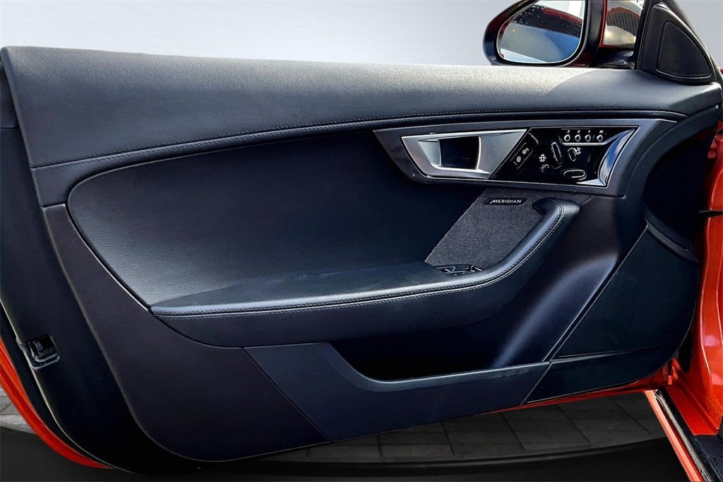 Used 2015 Jaguar F-TYPE Convertible image 23