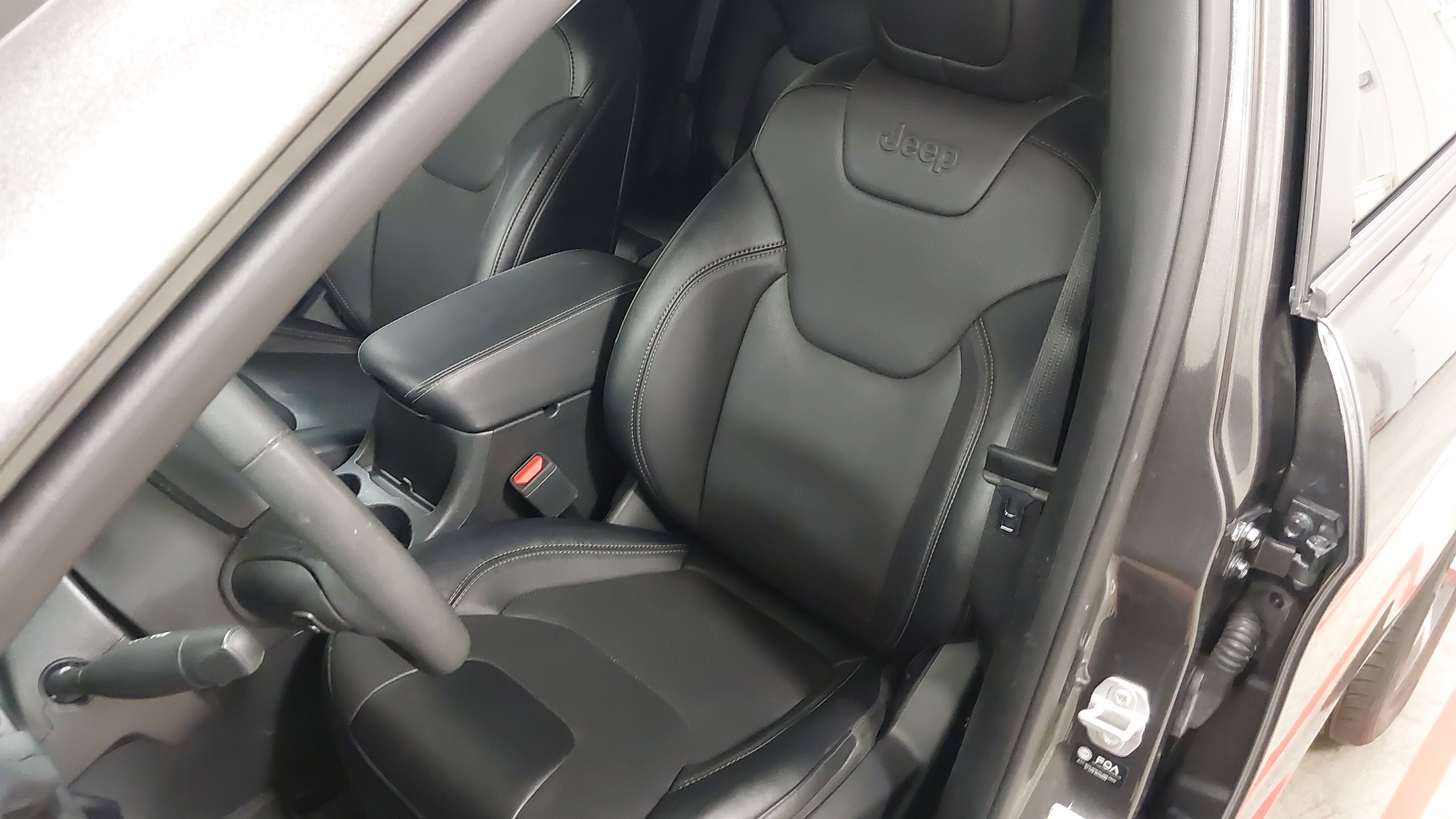 Used 2022 Jeep Cherokee Limited AWD/4WD image 23