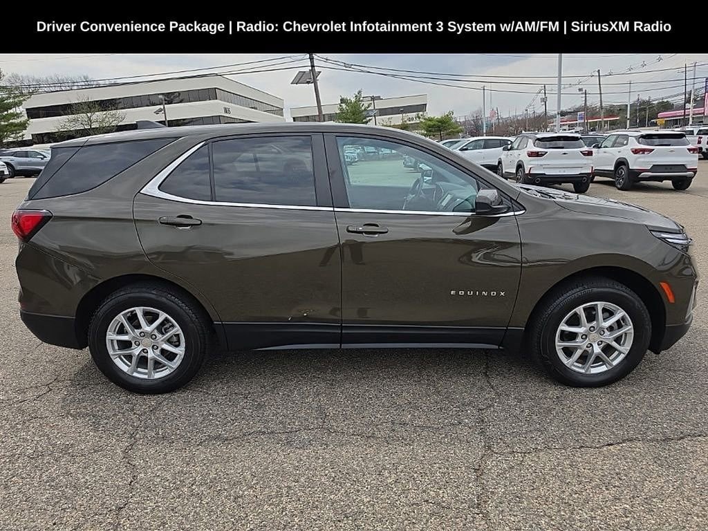 Used 2023 Chevrolet Equinox LT AWD/4WD image 2