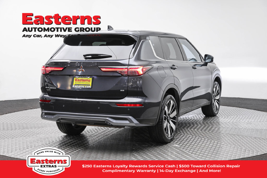 Used 2025 Mitsubishi Outlander SE FWD image 6