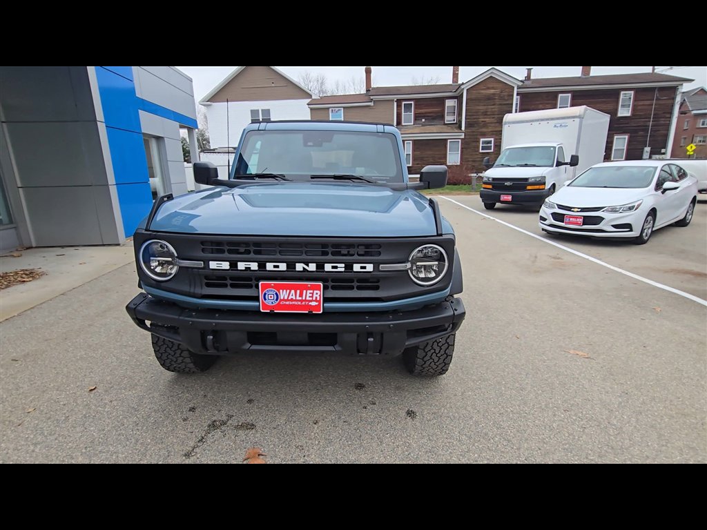 Used 2021 Ford Bronco Black Diamond image 3