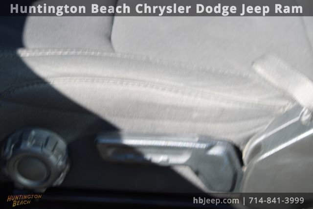 Used 2023 Jeep Wrangler Sport AWD/4WD image 31
