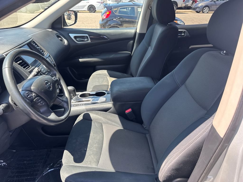 Used 2017 Nissan Pathfinder SV FWD image 23