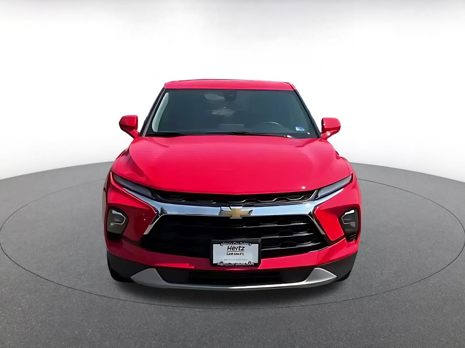 Used 2025 Chevrolet Blazer LT FWD image 3