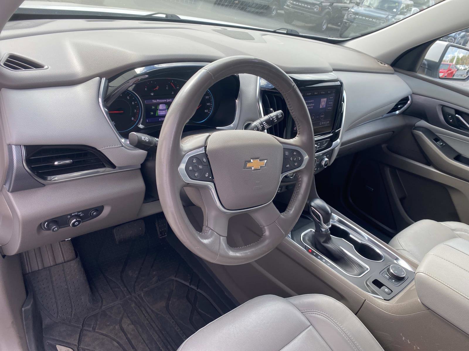 Used 2021 Chevrolet Traverse Premier image 21