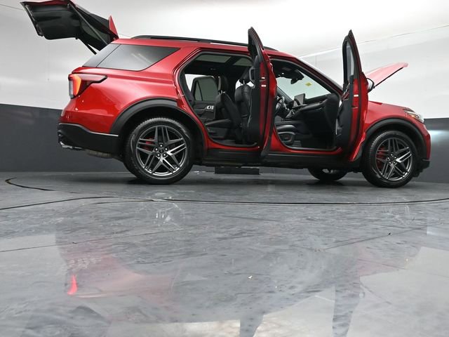 Certified 2025 Ford Explorer ST AWD/4WD image 50