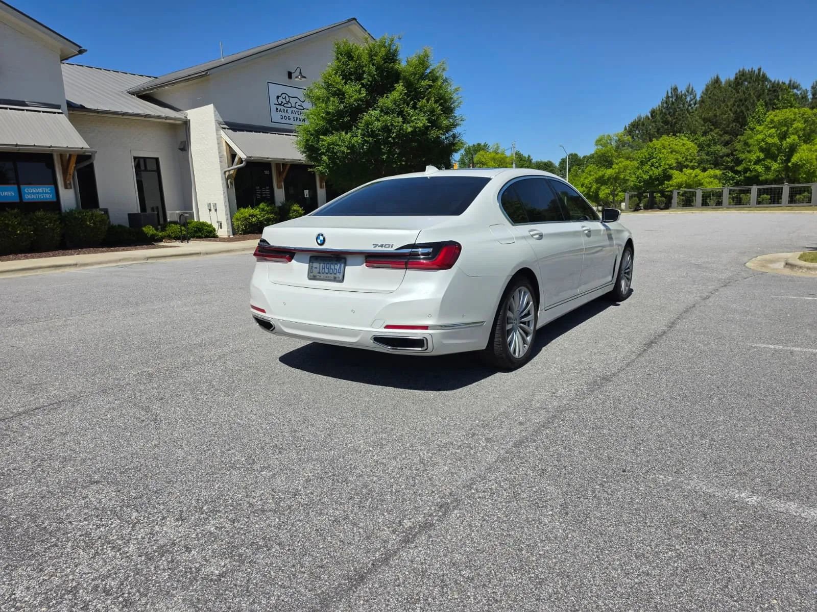Used 2020 BMW 740i w/ Premium Package RWD image 8