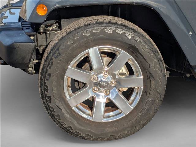 Used 2017 Jeep Wrangler Sahara w/ Connectivity Group image 18