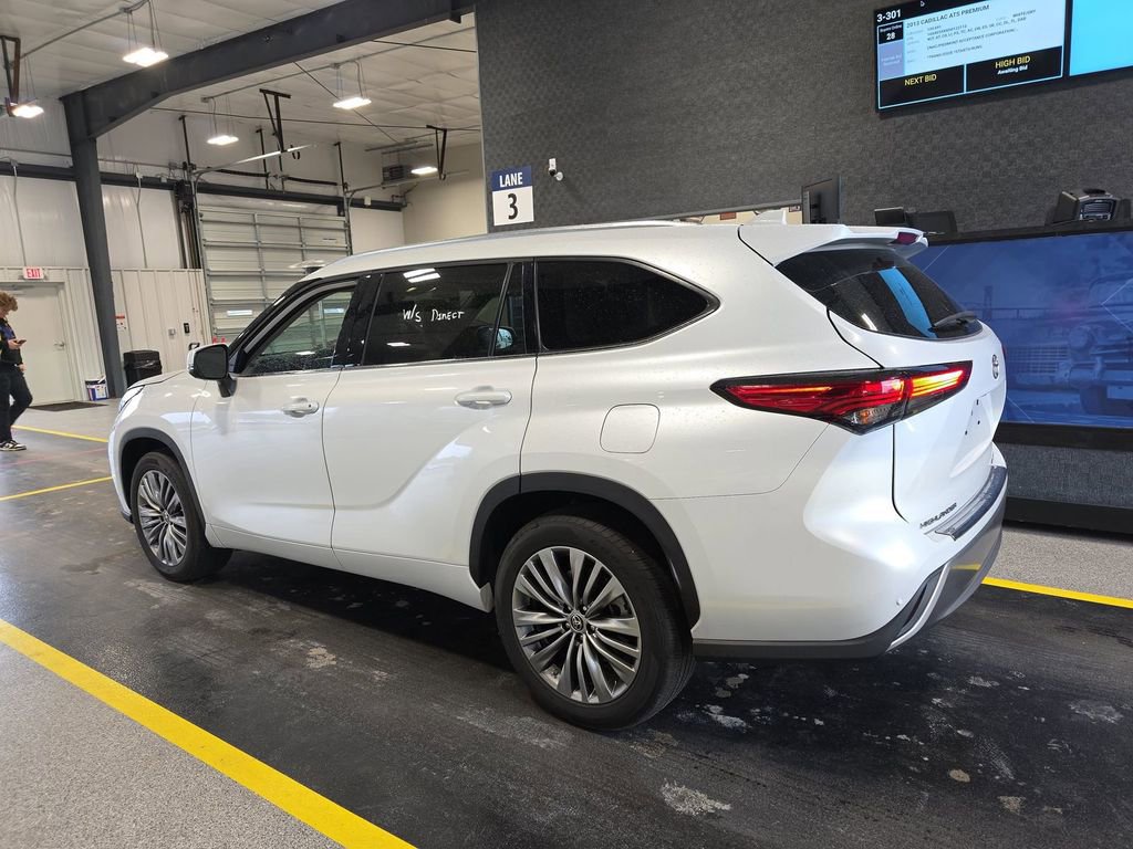 Used 2022 Toyota Highlander Platinum image 7