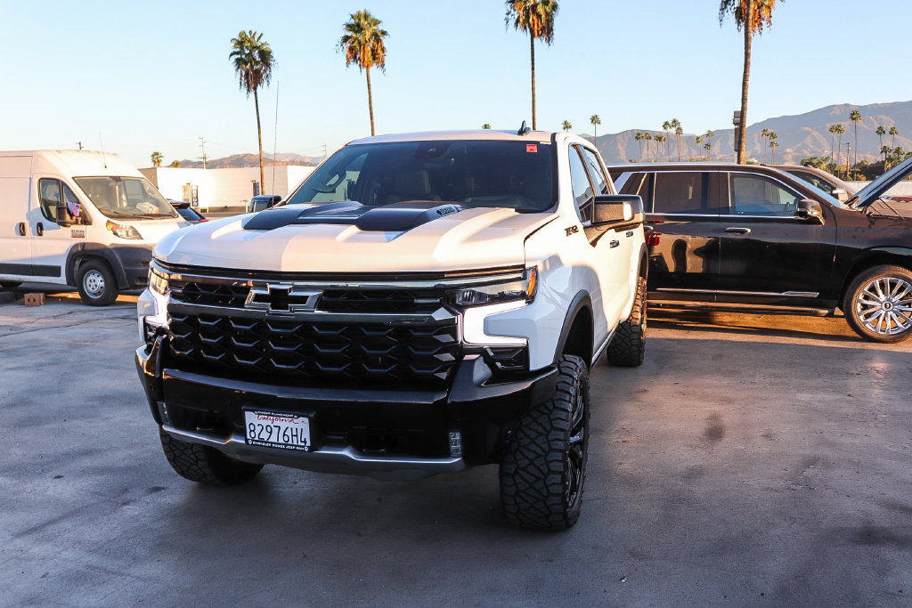 Used 2026 Chevrolet Silverado 1500 ZR2 w/ Dark Appearance Package AWD/4WD image 4