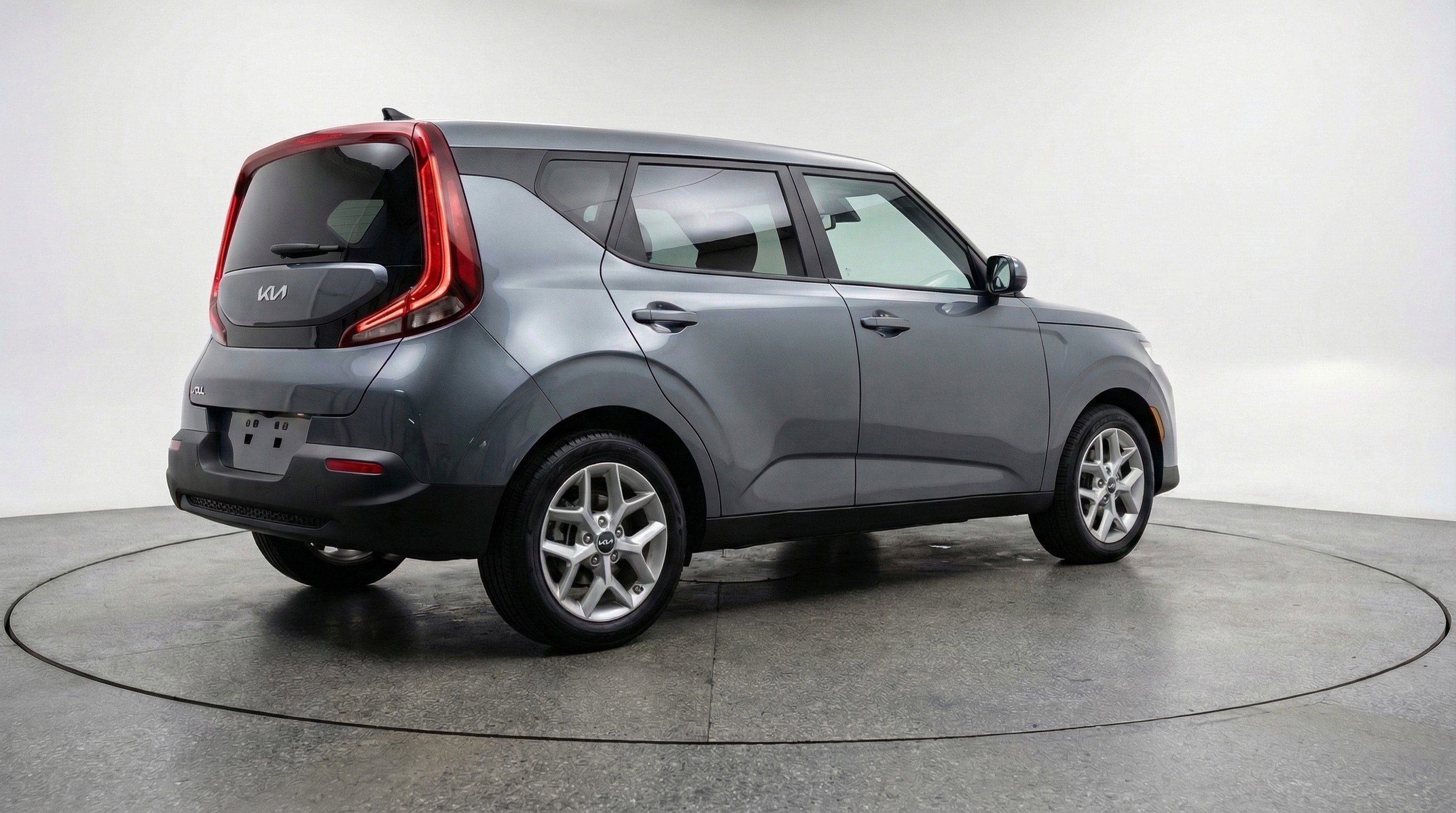 Used 2025 Kia Soul LX w/ LX Technology Package FWD image 9