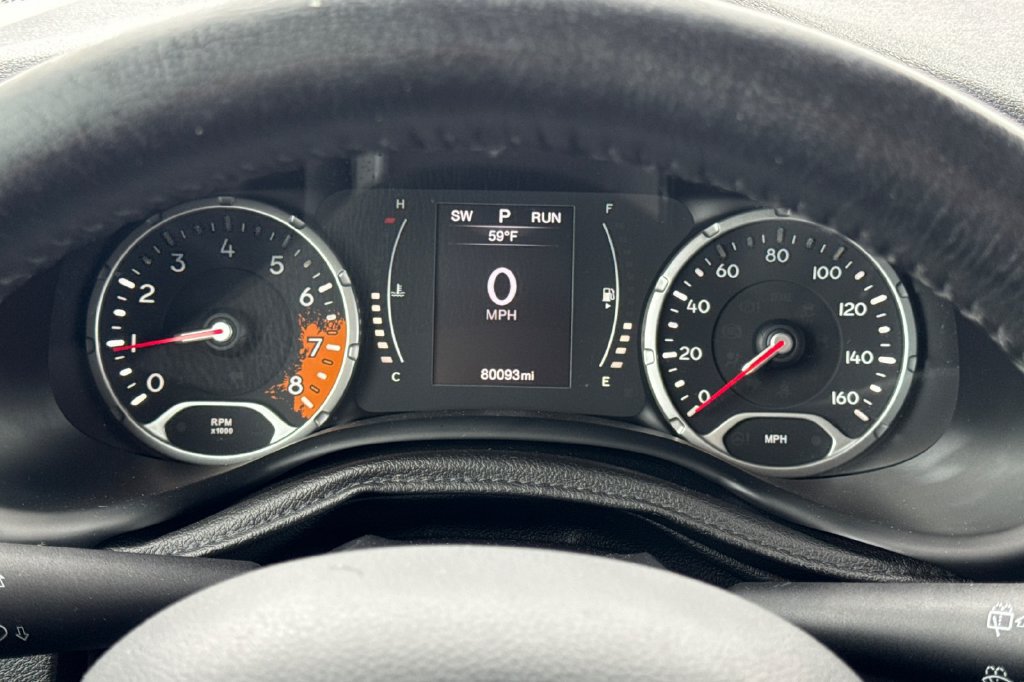 Used 2015 Jeep Renegade Latitude w/ Cold Weather Group II AWD/4WD image 30