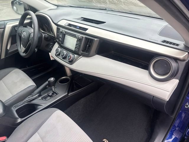 Used 2015 Toyota RAV4 LE FWD image 13