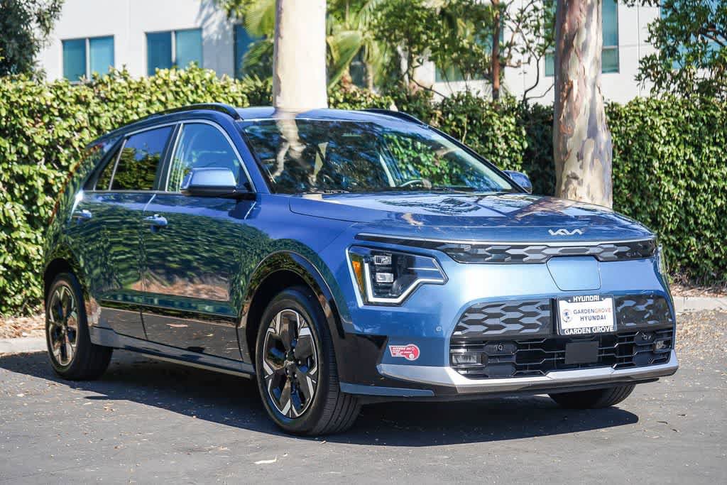 Used 2024 Kia Niro Wave FWD image 3