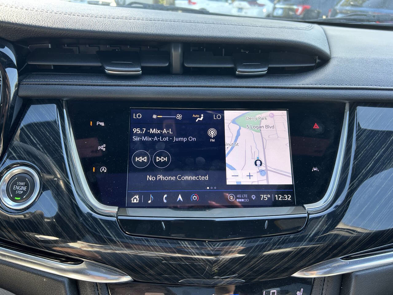 Used 2022 Cadillac XT6 Premium Luxury w/ Technology Package image 22