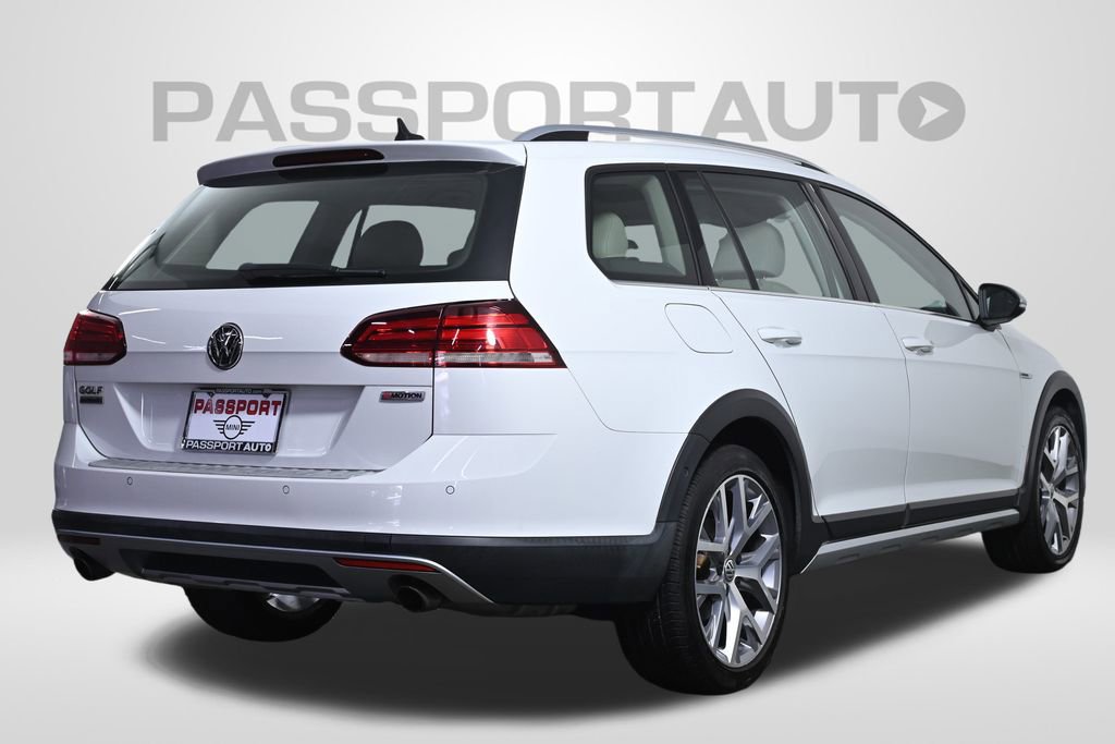 Used 2019 Volkswagen Golf Alltrack SE image 9