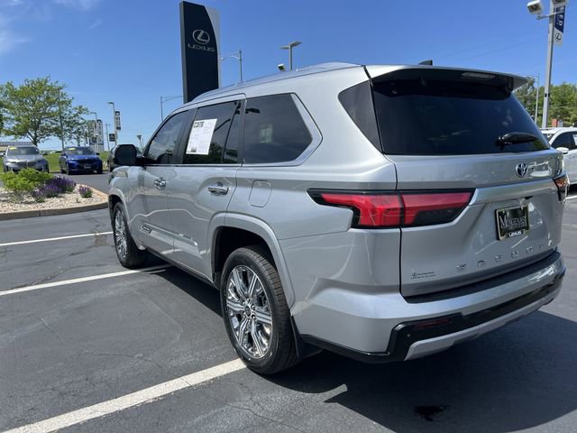 Used 2024 Toyota Sequoia Capstone AWD/4WD image 5