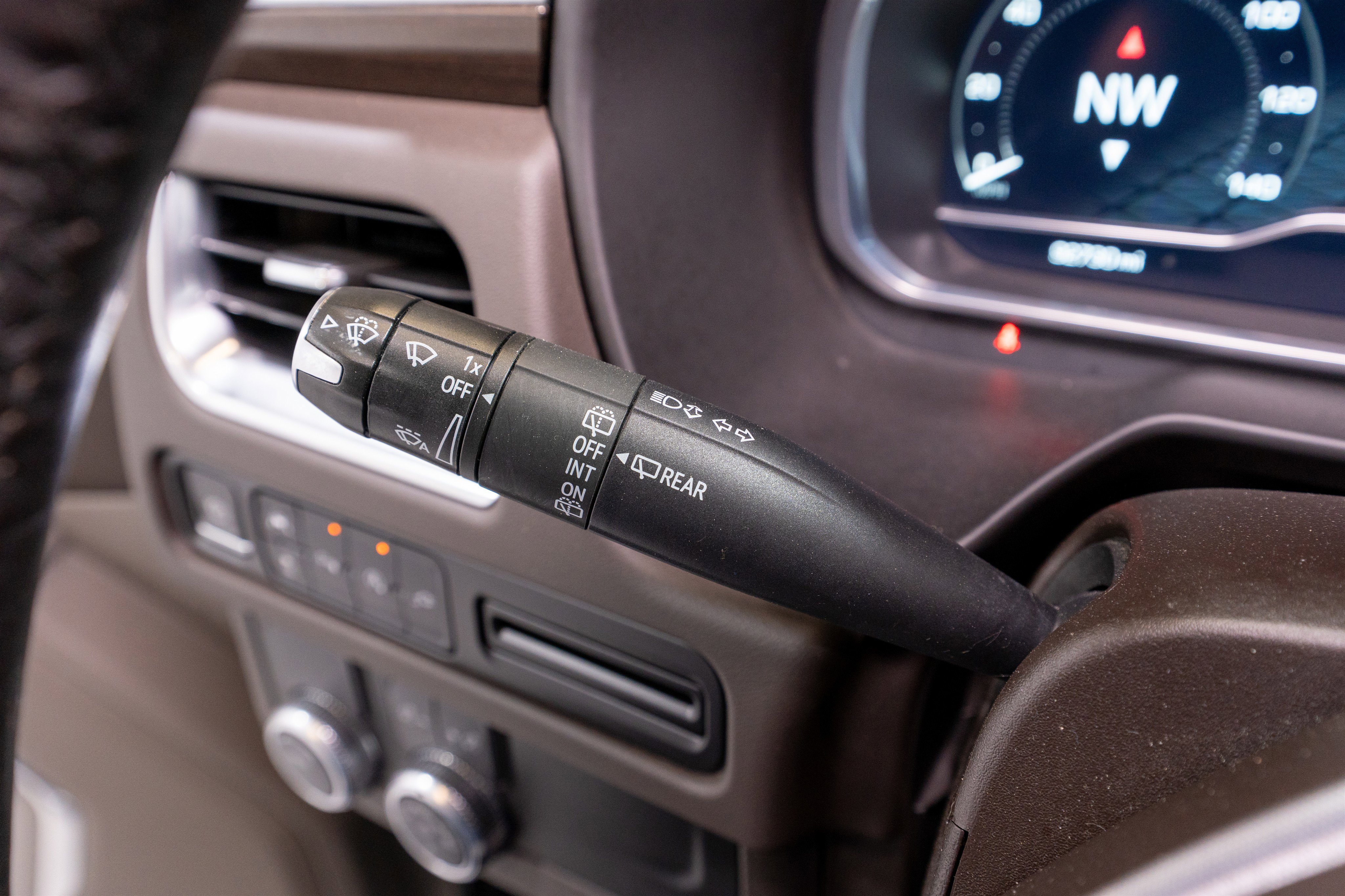 Used 2022 GMC Yukon SLE RWD image 24