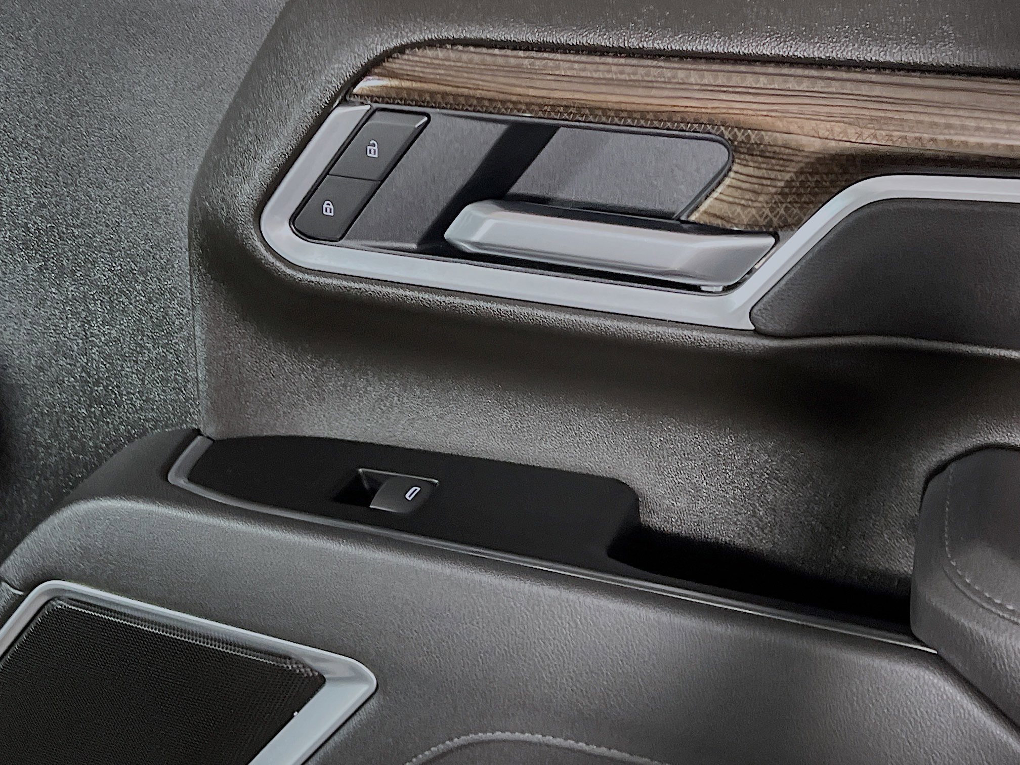 Used 2025 Chevrolet Silverado 2500 LT w/ Convenience Package image 31