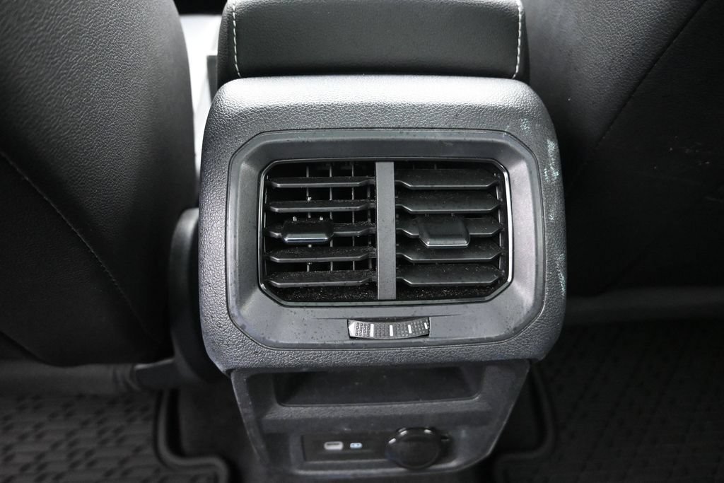 Used 2023 Volkswagen Tiguan SE R-Line FWD image 14