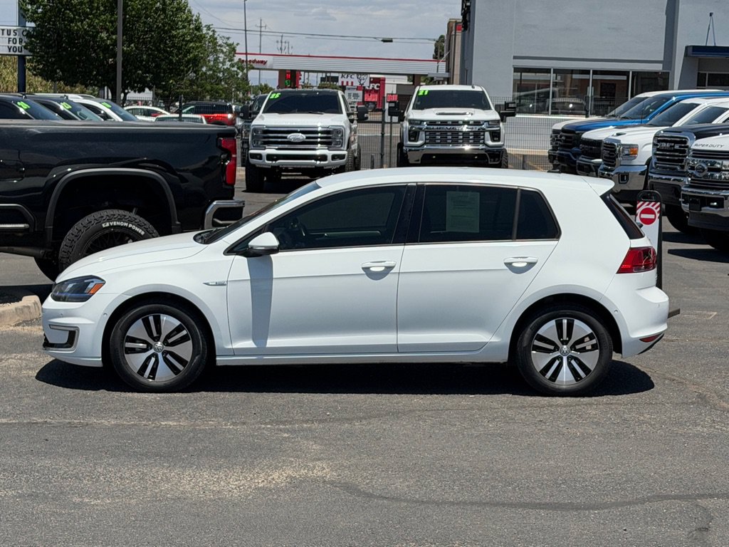 Used 2016 Volkswagen e-Golf SEL Premium w/ Driver Assistance Package FWD image 2