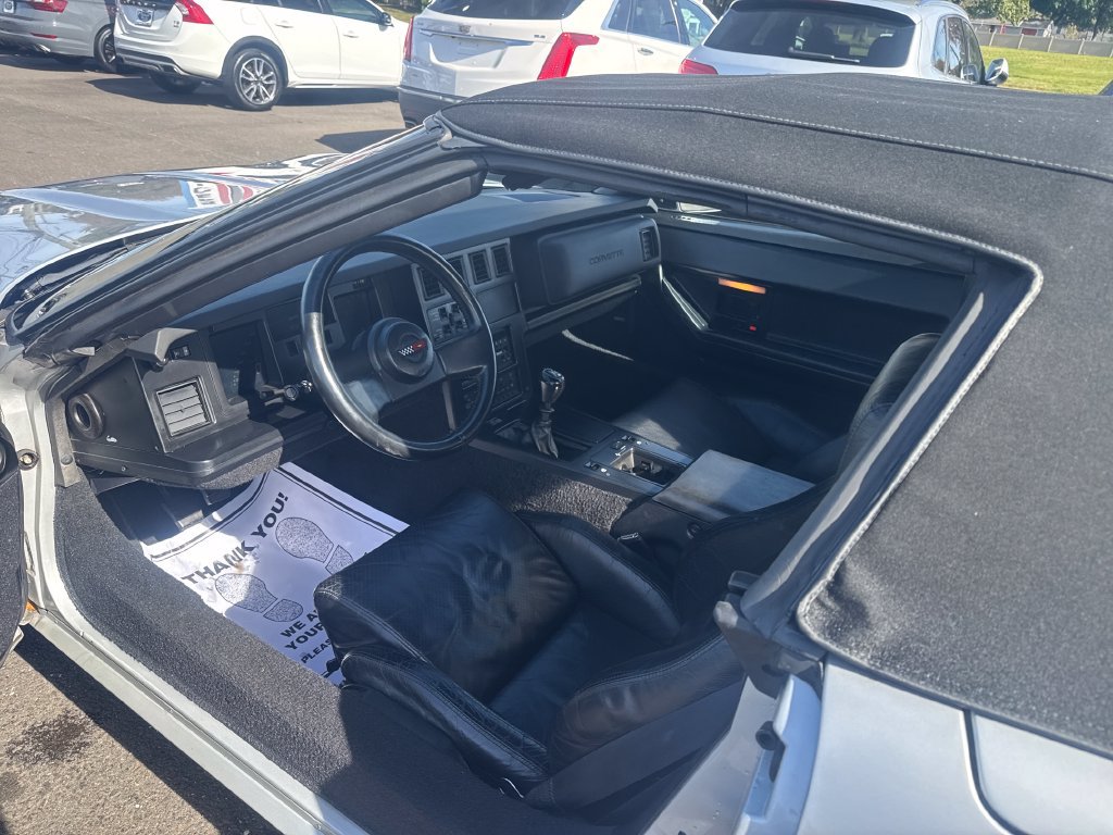 Used 1988 Chevrolet Corvette Convertible RWD image 30