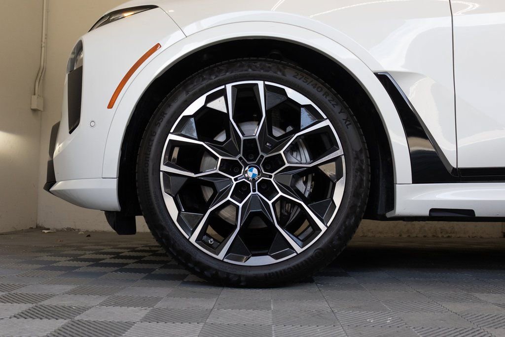 Used 2023 BMW X7 xDrive40i w/ Executive Package AWD/4WD image 9