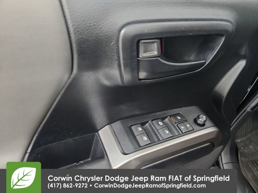 Used 2021 Toyota Tacoma SR5 RWD image 20